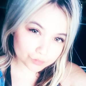 Meet your Posher, Janelle